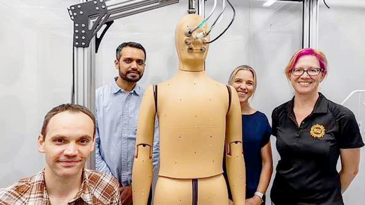 વૈજ્ઞાનિકોએ માણસની જેમ પરસેવો પાડતું,ધ્રુજારી અનુભવતું મૅનિકિન