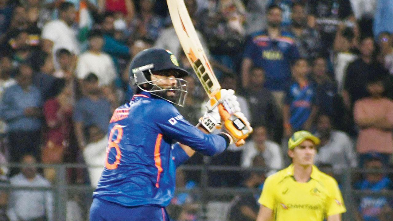 રવીન્દ્ર જાડેજા. આશિષ રાજે