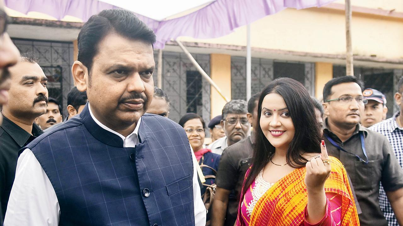 પોલીસે પણ દેવેન્દ્ર ફડણવીસને ટ્રેપમાં લેવાનું કાવતરું હોવાનું કોર્ટને કહ્યું