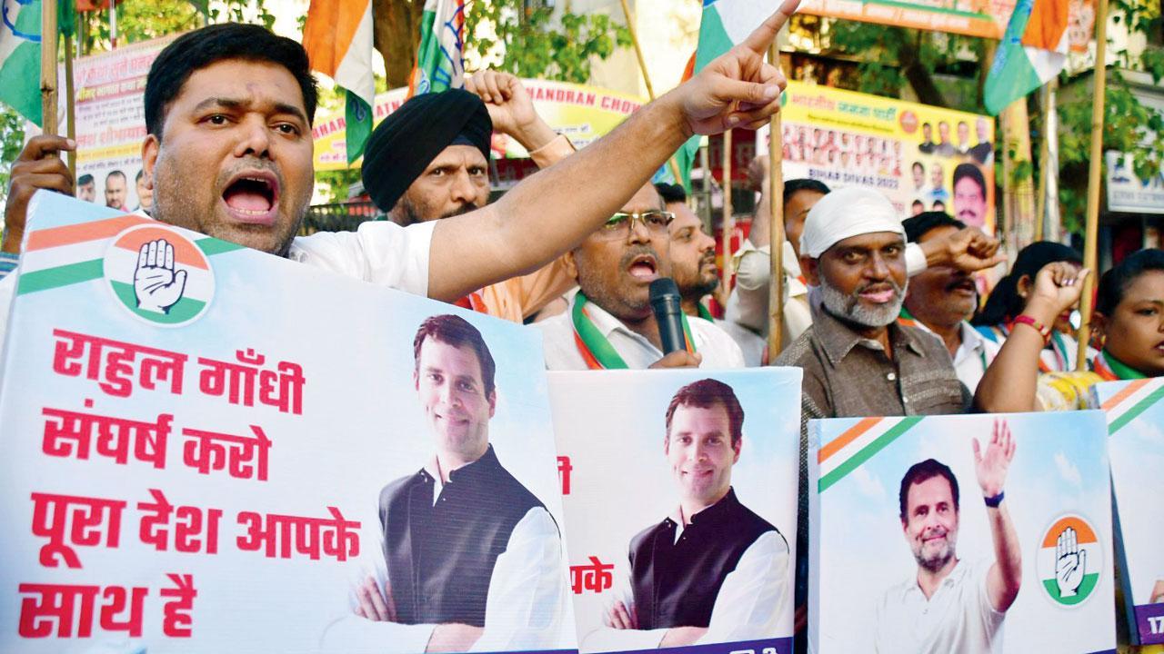 રાહુલનું સભ્યપદ છીનવાયા બાદ વિધાનસભામાં કૉન્ગ્રેસ અને એનસીપીએ બીજેપીની કરી ટીકા