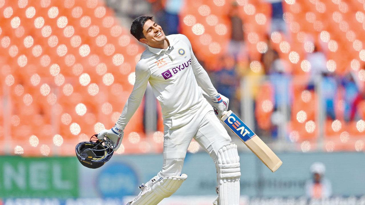 અમદાવાદમાં સેન્ચુરી પૂરી કર્યા બાદ શુભમન ગિલ.