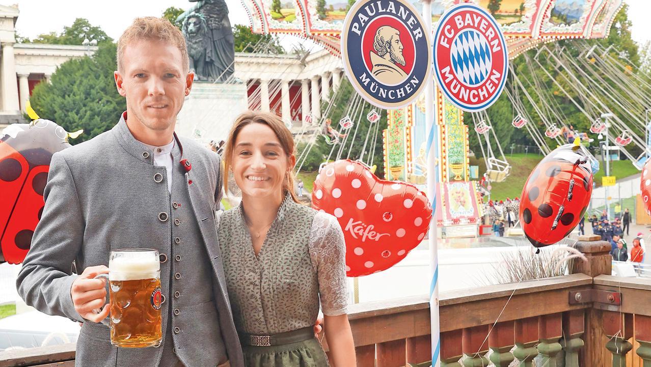 ગર્લફ્રેન્ડ પત્રકાર છે એટલે હેડ-કોચને પાણીચું અપાયું?