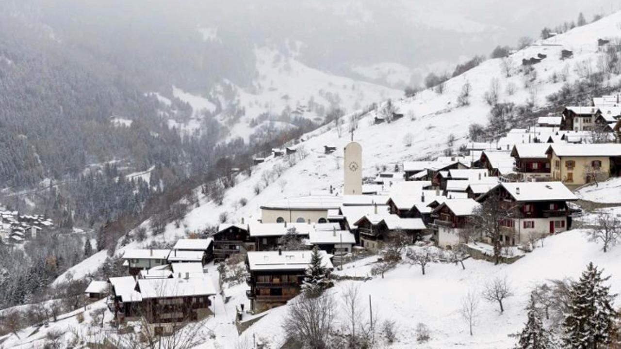 અલબીનેન ગામ