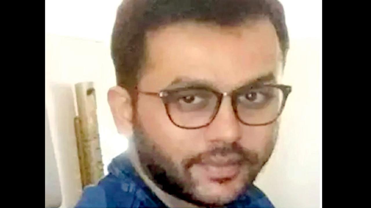 ફરિયાદી પાર્થ જયેશ કોઠારી