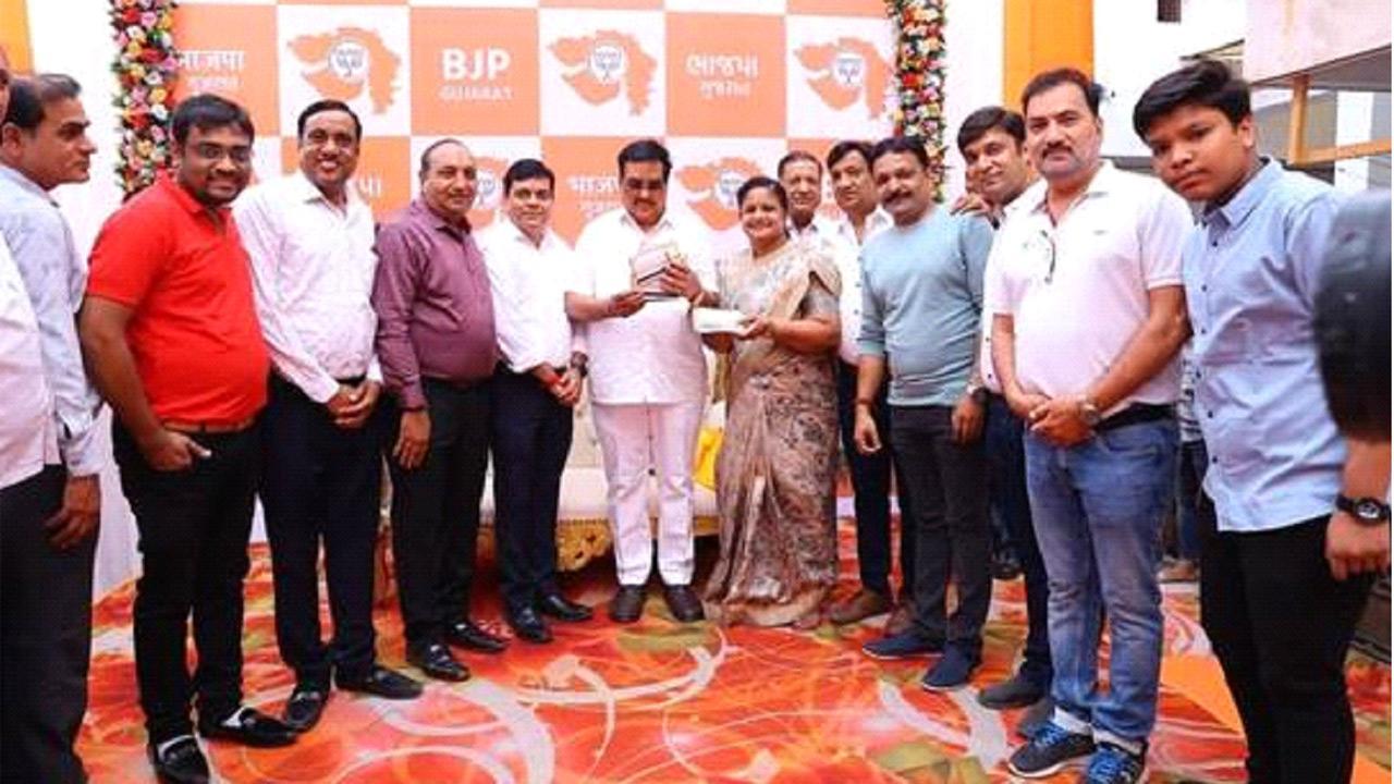 ગુજરાત ભાજપ પ્રદેશ અધ્યક્ષ સી.આર.પાટિલના જન્મદિવસ પર પાથર્યો સેવાનો ઉજાસ