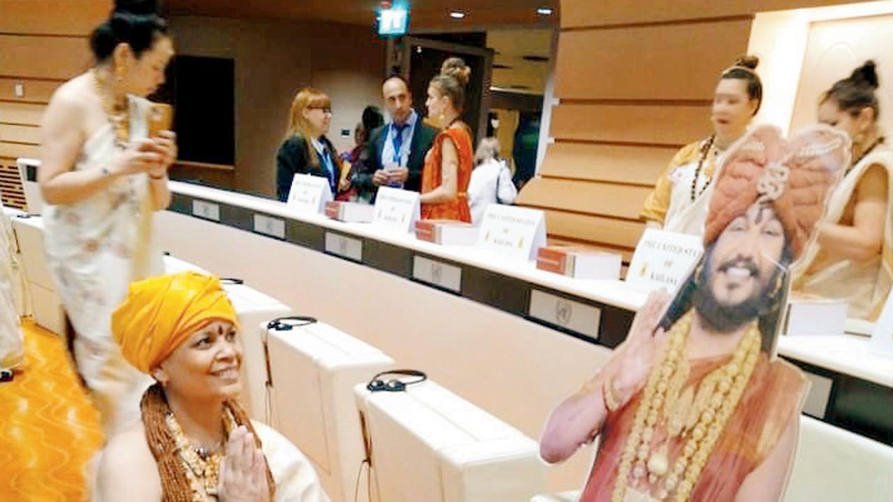 એક દિન અપુન કા ખુદ કા અખ્ખા એક કન્ટ્રી હોગા