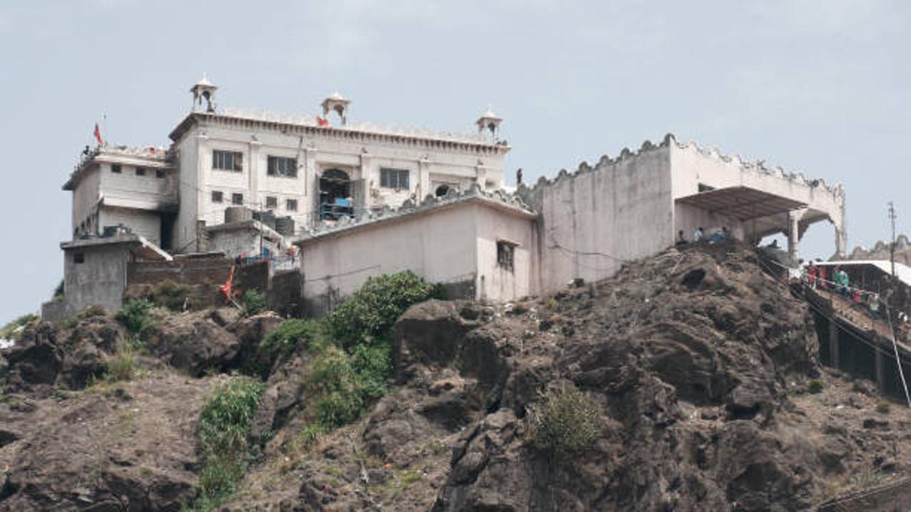 પાવાગઢના મહાકાળીનું મંદિર તસવીર સૌજન્ય આઈ સ્ટૉક