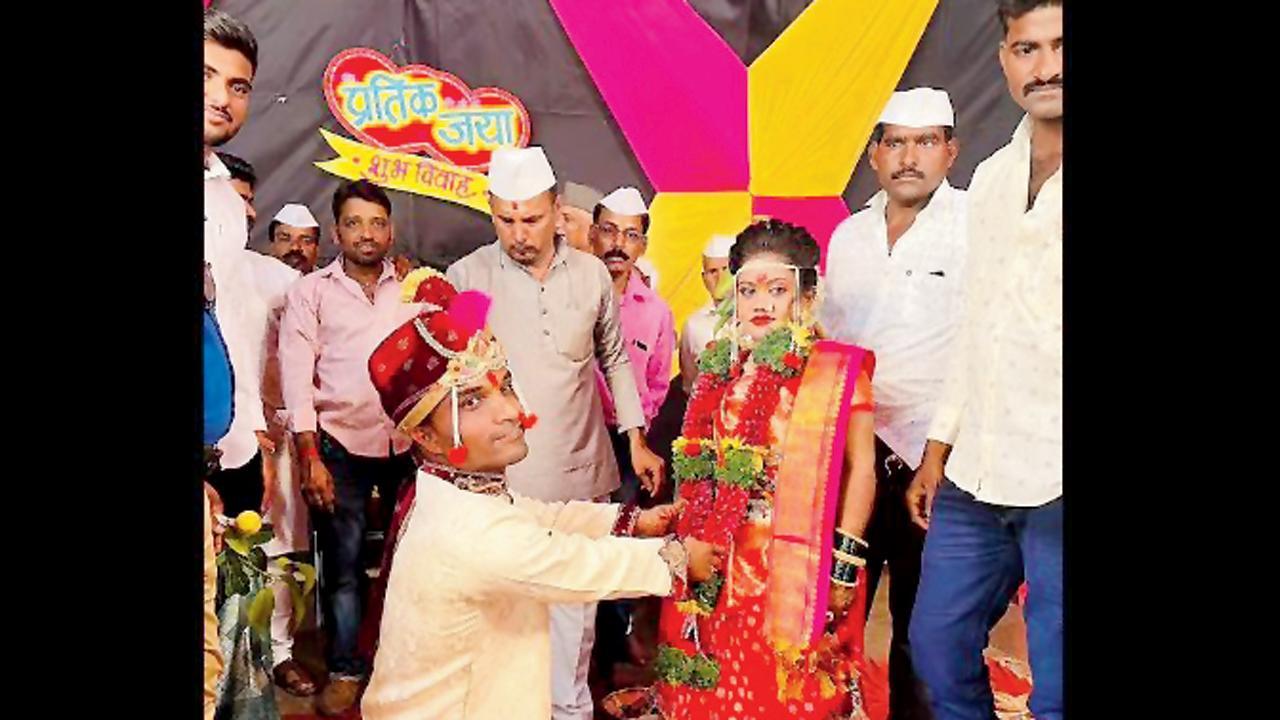 વિશ્વના સૌથી ઠીંગણા બૉડી-બિલ્ડરના તેની ડ્રીમ વુમન સાથે લગ્ન