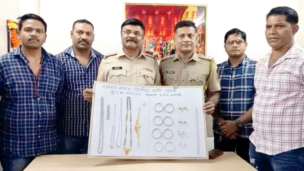 સમતાનગર પોલીસે કૅરટેકર પાસેથી ચોરીના જપ્ત કરેલા દાગીના