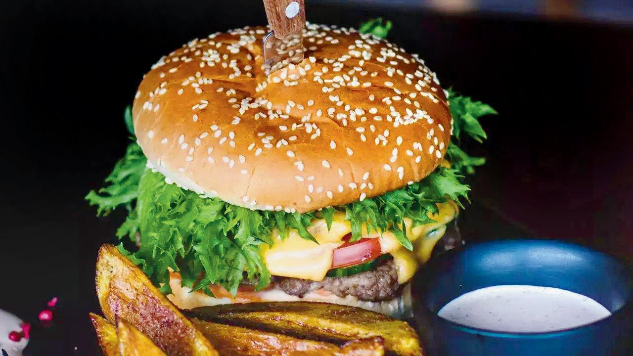  ગોલ્ડ સ્ટાન્ડર્ડ બર્ગર 