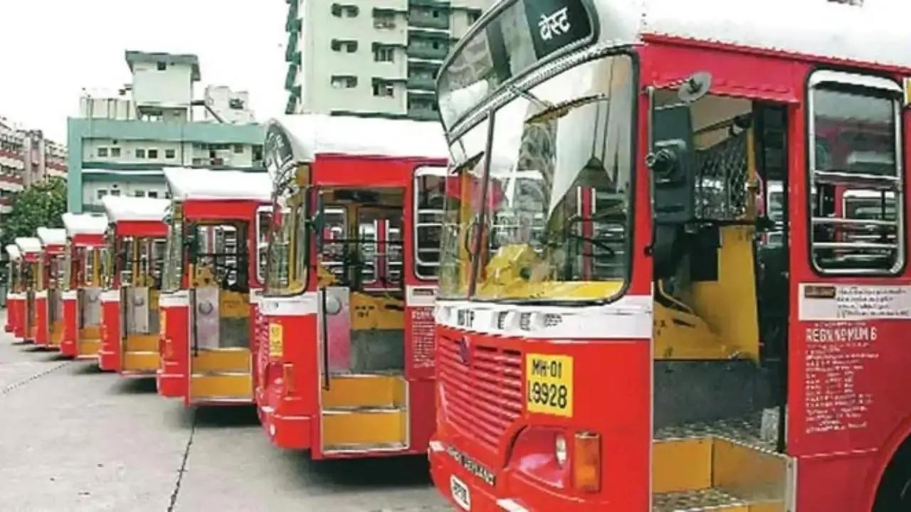બેસ્ટની બસોની ફાઈલ તસવીર