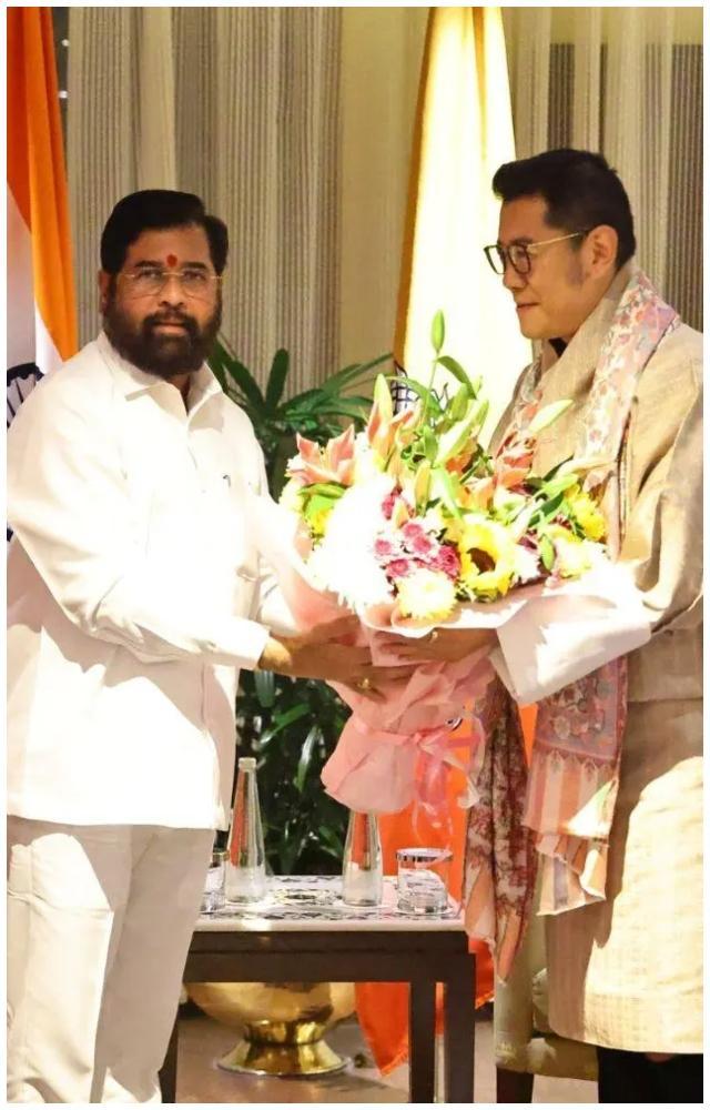 સીએમ શિંદેની ભૂતાનના રાજા સાથે મુલાકાત