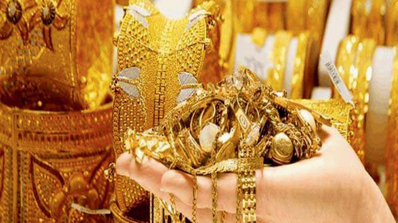 સોનામાં ઝડપી તેજી બાદ પ્રૉફિટ બૂકિંગથી ઘટાડો