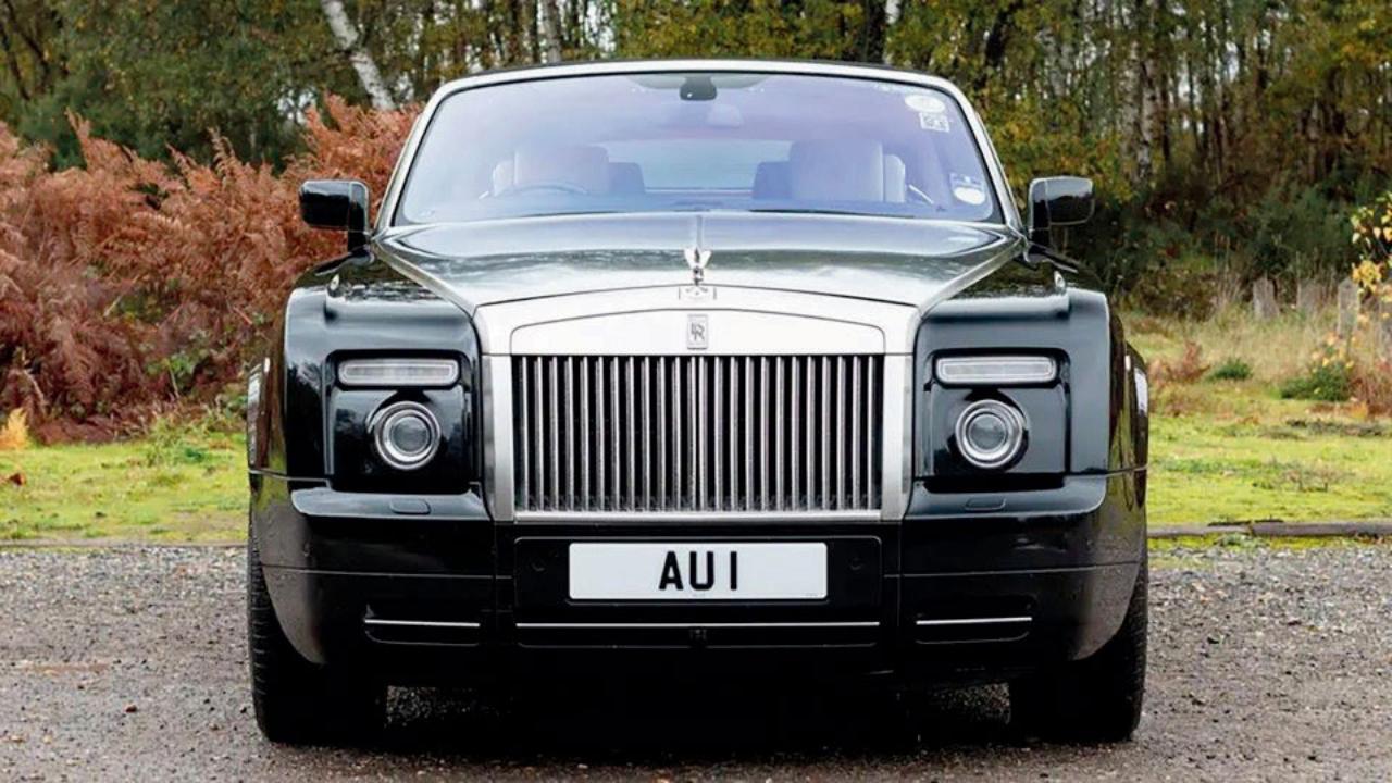 ઍ યૂ ૧ નંબર પ્લેટ 