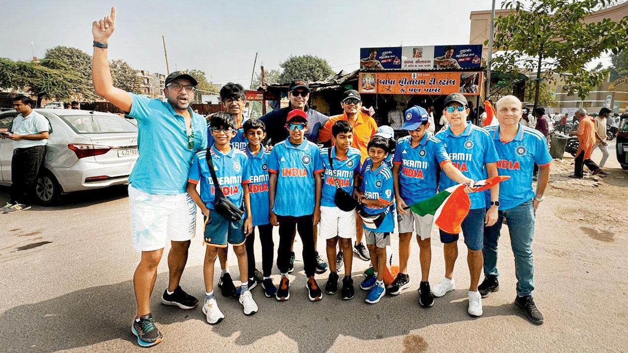 મલબાર હિલમાં રહેતા મિત્રોના ગ્રુપે બાળકો સાથે અમદાવાદમાં જોઈ ફાઇનલ