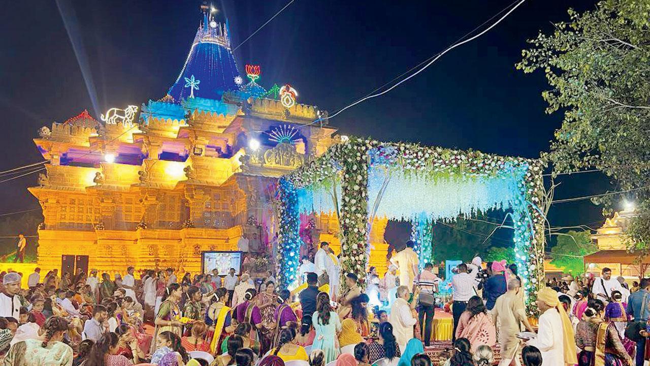 યાત્રાધામ શામળાજીમાં ધામધૂમથી તુલસીવિવાહ યોજાયા હતા