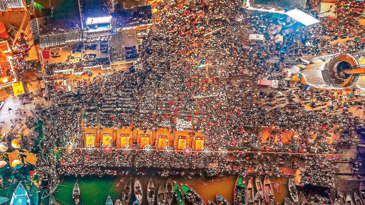 વારાણસી માં દેવ દિવાળી ની ઉજવણી 