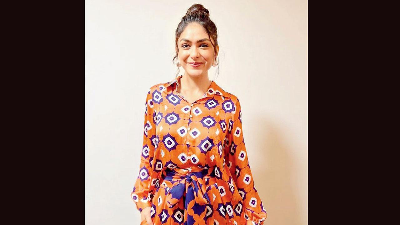 મૃણાલ ઠાકુર