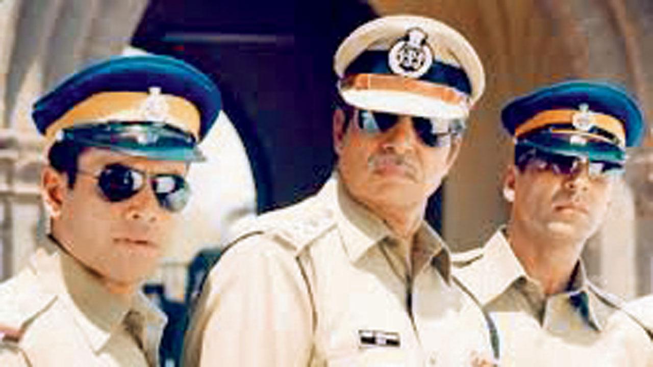 ફિલ્મ ‘ખાખી’નું પોસ્ટર