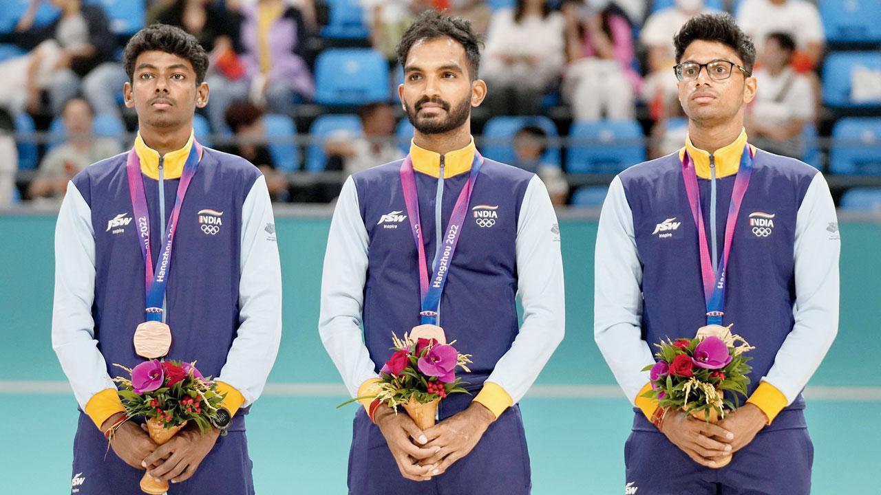 ચીનમાં ગઈ કાલે રોલર સ્કેટિંગમાં ભારતને ઐતિહાસિક કાંસ્ય જીતનાર પુરુષોની ટીમ