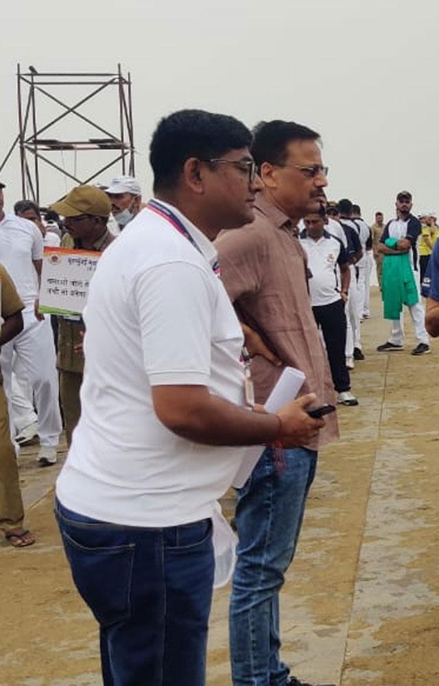 વડાપ્રધાન નરેન્દ્ર મોદીએ આ સ્વચ્છતા અભિયાન માટે દરેકને એકસાથે આવવા અને આજે એક કલાક માટે શ્રમદાન કરવાની અપીલ કરી છે.