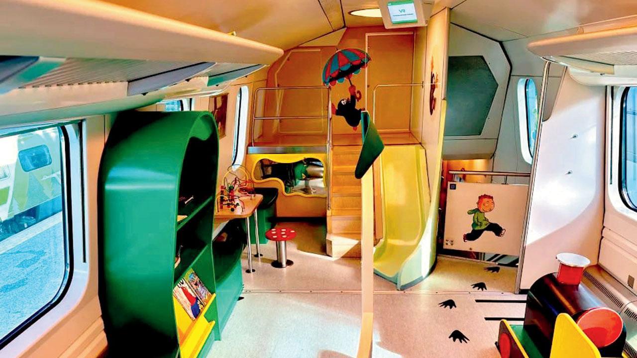 ટ્રેનોમાં બાળકો માટે પ્લે એરિયા