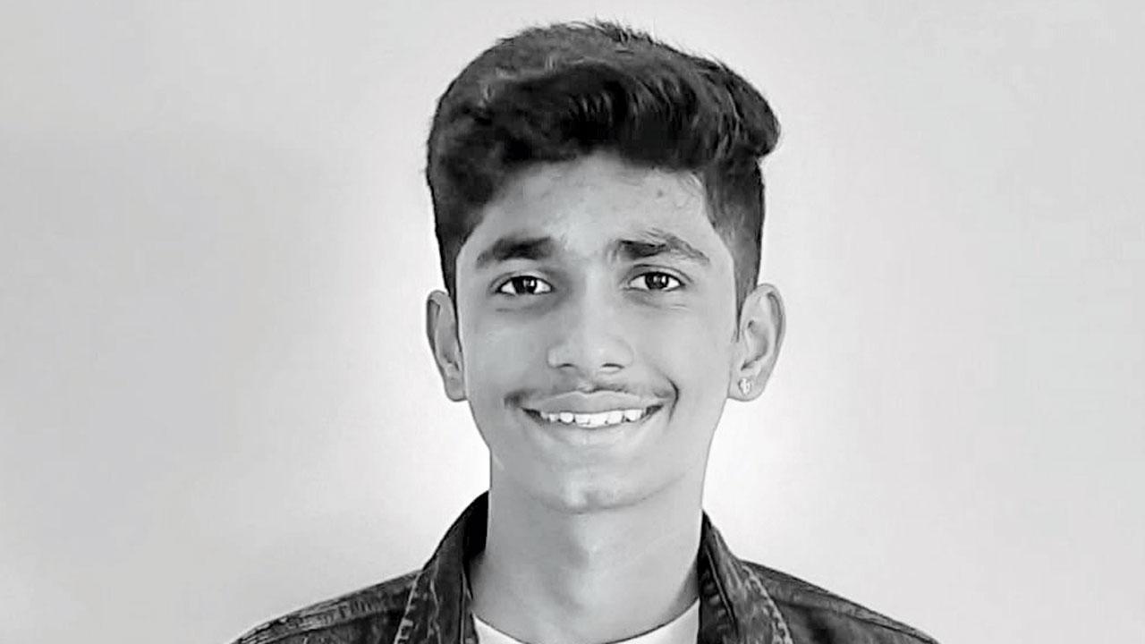 મિતાંશુ દરજી - ૧૭ વર્ષ, મીરા રોડ, સ્ટુડન્ટ