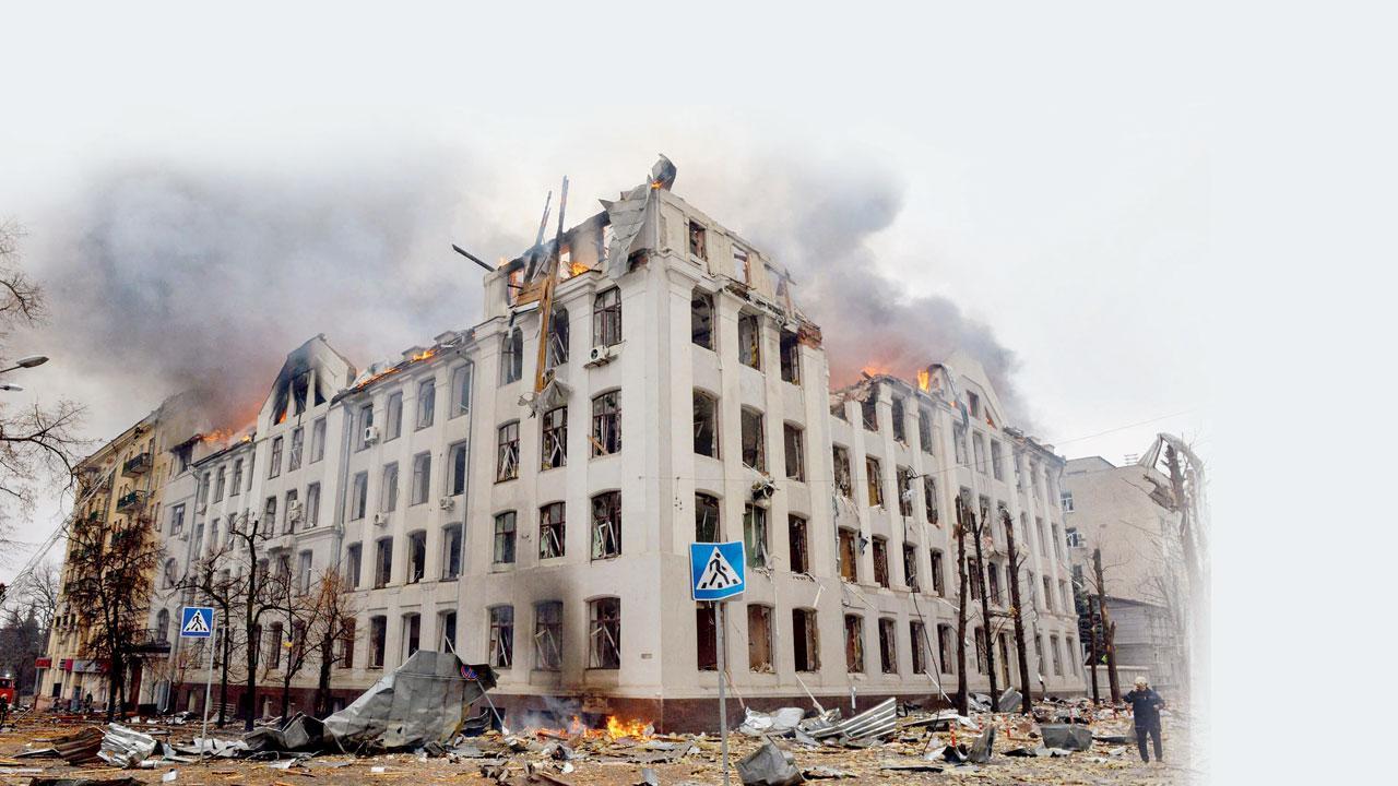 રશિયાએ કરેલા હુમલામાં યુક્રેનની સુપ્રસિદ્ધ સ્કૂલને થયેલા નુકસાનની ફાઇલ તસવીર