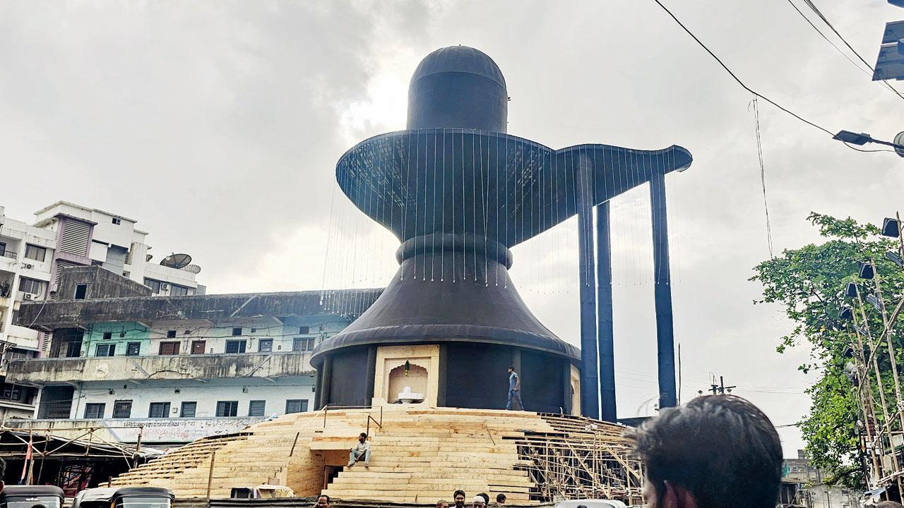 ભિવંડીમાં બનાવવામાં આવેલી આસામના વિખ્યાત શ્રી મહામૃત્યુંજય મંદિરની પ્રતિકૃતિ