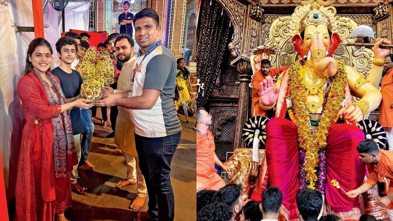 લાલબાગચા રાજાના પંડાલની પાસે હાર ચડાવવા ઊભેલી સુરતની ચોકસી ફૅમિલી, લાલબાગચા રાજાને સુરતની ચોકસી ફૅમિલીએ ગઈ કાલે સોનાના વરખવાળાં ગુલાબનાં ફૂલોનો હાર ચડાવ્યો હતો