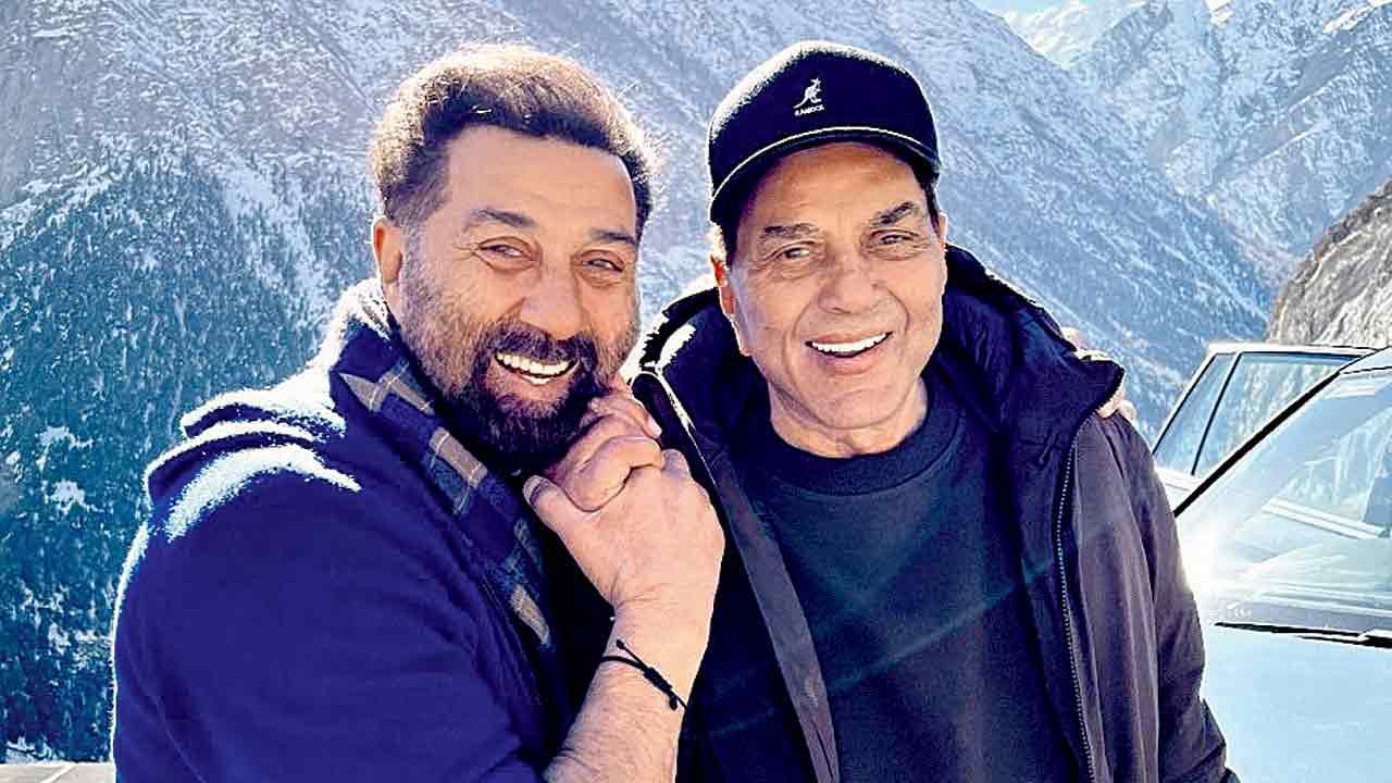 સની દેઓલ અને​ ધર્મેન્દ્ર