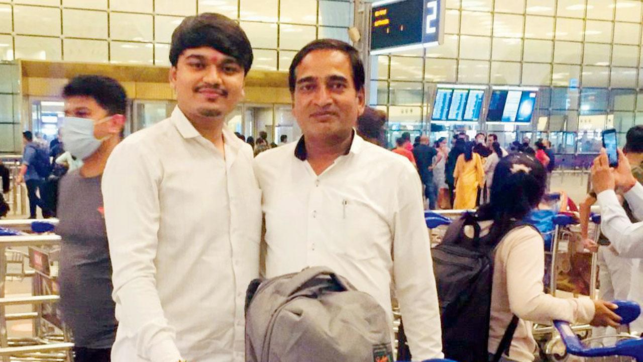 પપ્પા ભાનુભાઈ ચોદવાડિયા સાથે દ્વારકેશ