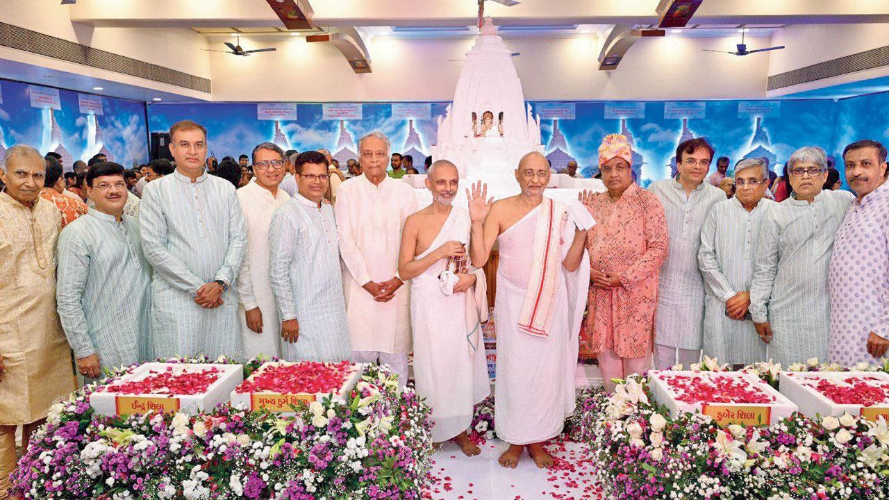 સમેતશિખરમાં બની રહેલા જૈન તીર્થની આબેહૂબ પ્રતિકૃતિનાં દર્શનનો હજારો લોકોએ લીધો લાભ