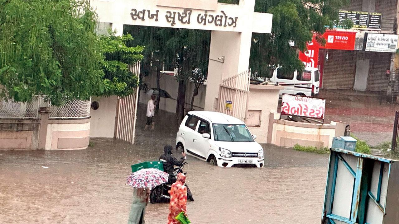 મહીસાગરના માધવાસમાં સ્વપ્ન સૃષ્ટિ બંગલોઝમાં પાણી ભરાઈ ગયાં હતાં