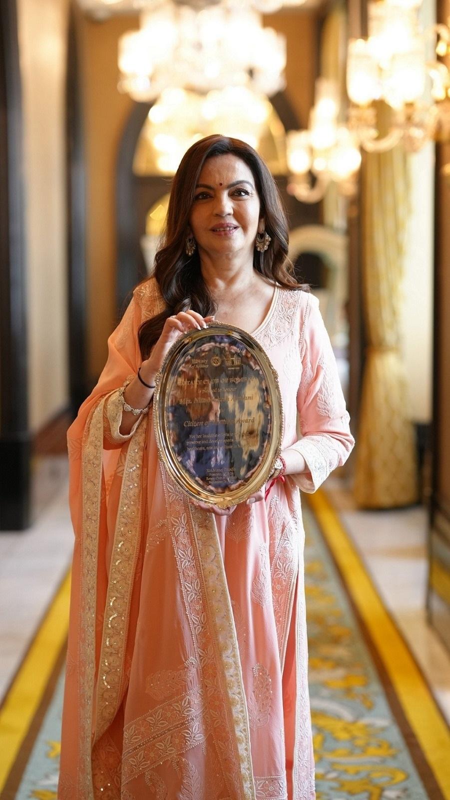 Nita Ambani receives the prestigious Citizen of Mumbai Award 2023-24