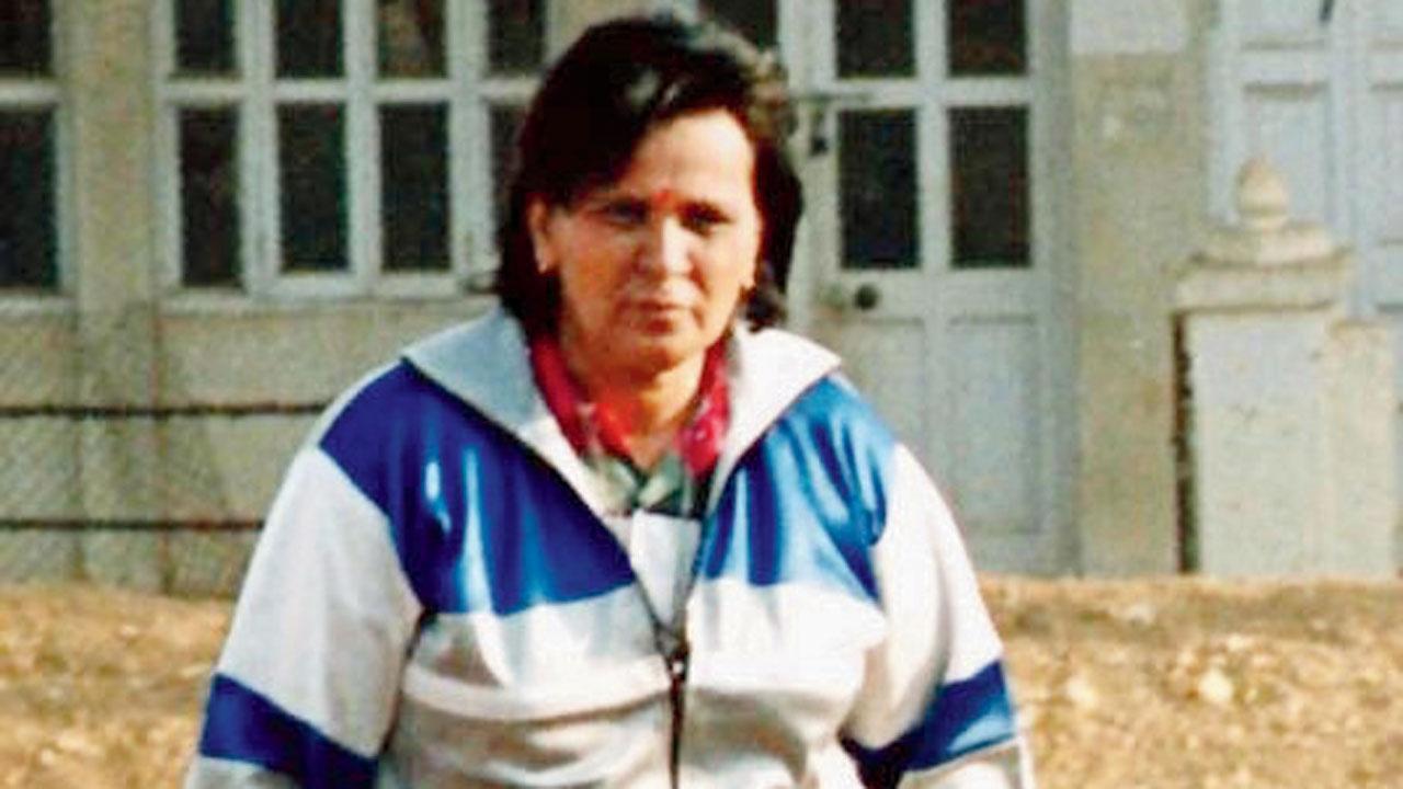 મુંબઈનાં ભૂતપૂર્વ બોલર સુરેખા ભંડારે