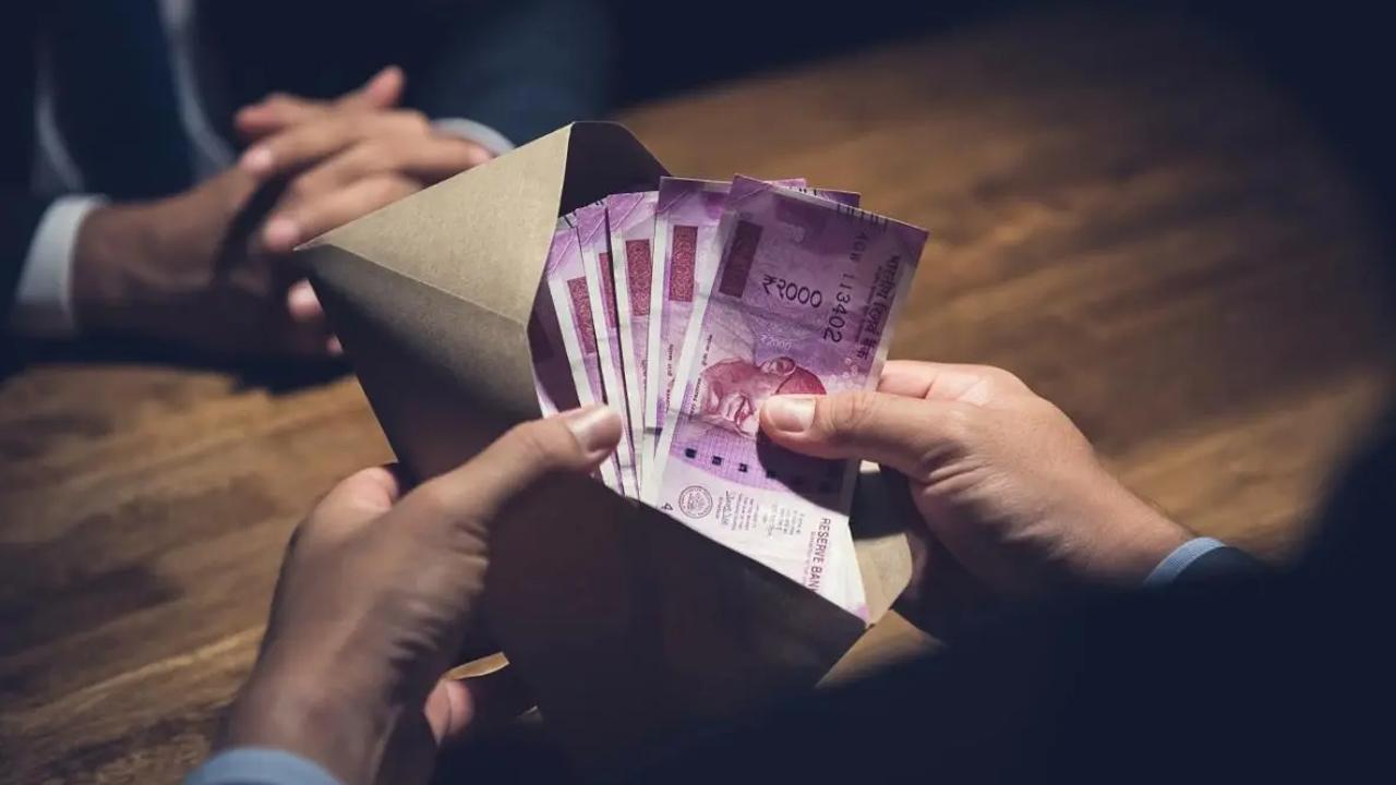 પ્રતીકાત્મક તસવીર