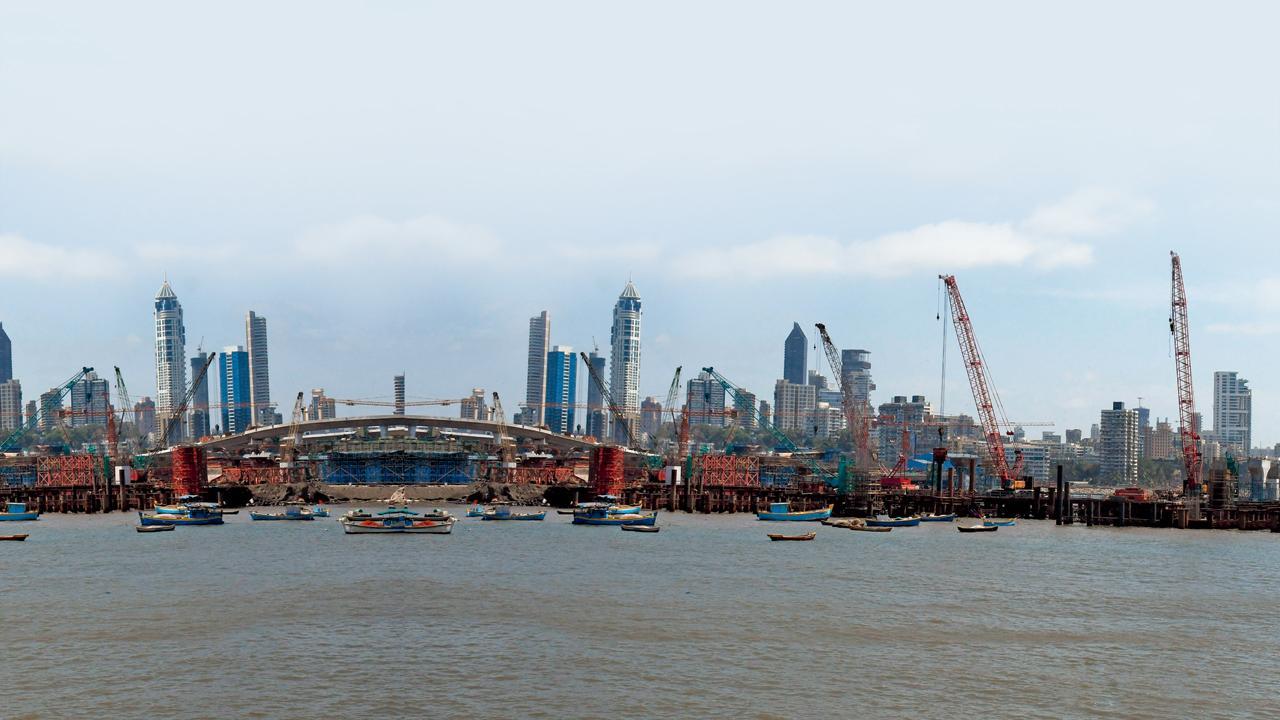 વર્સોવા-દહિસર લિન્ક રોડ કાેસ્ટલ રોડના વર્તમાન પહેલા તબક્કાનું એક્સ્ટેન્શન હશે.