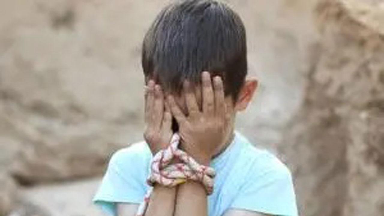 બાળકની તસ્કરી માટે વાપરવામાં આવેલી પ્રતીકાત્મક તસવીર