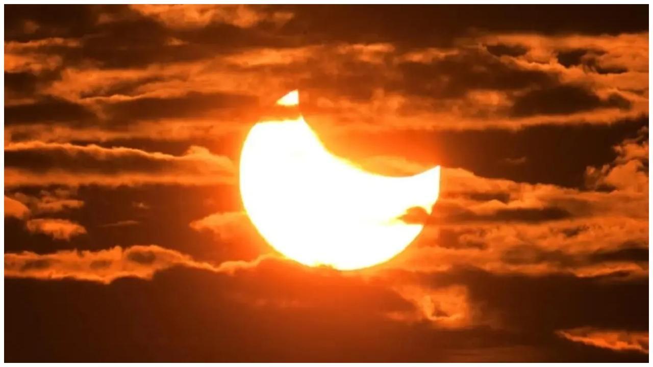 સુર્ય ગ્રહણની પ્રતીકાત્મક તસવીર