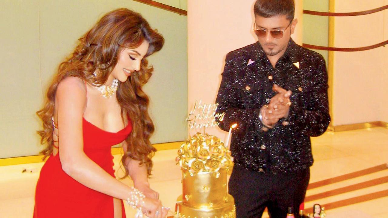 ઉર્વશી રાઉતેલા , યો યો હની સિંહ