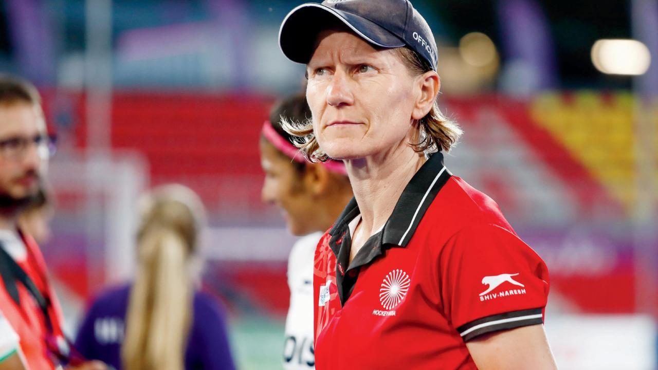 ભારતીય મહિલા ટીમનાં કોચ જેન્નેકે સ્કોપમૅને