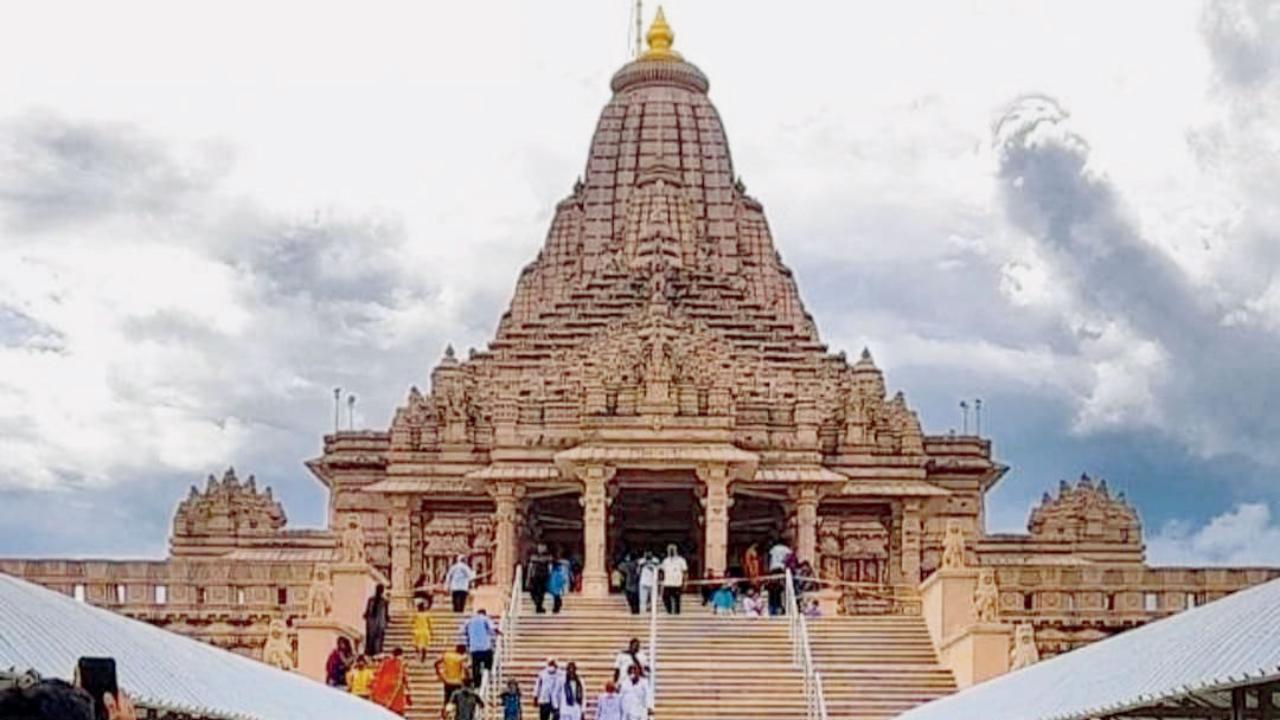 શ્રી ખોડલધામ ટ્રસ્ટની કૅન્સરની હૉસ્પિટલ