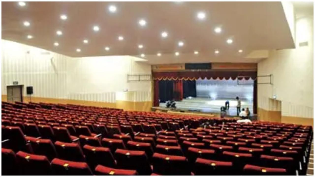 થિયેટર હૉલની પ્રતીકાત્મક તસવીર