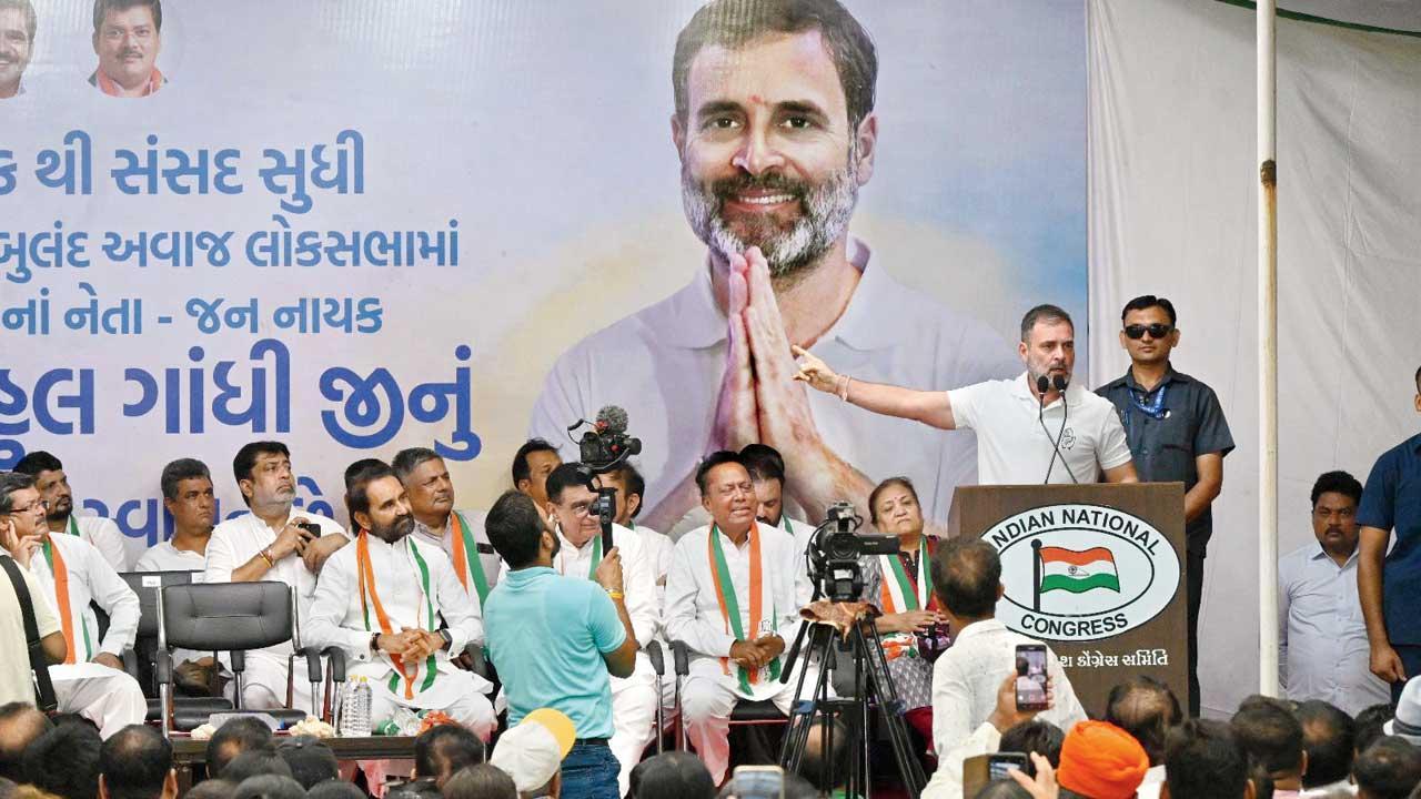 અમદાવાદમાં રાહુલ ગાંધીએ સભા સંબોધી હતી.  (તસવીર - જનક પટેલ)
