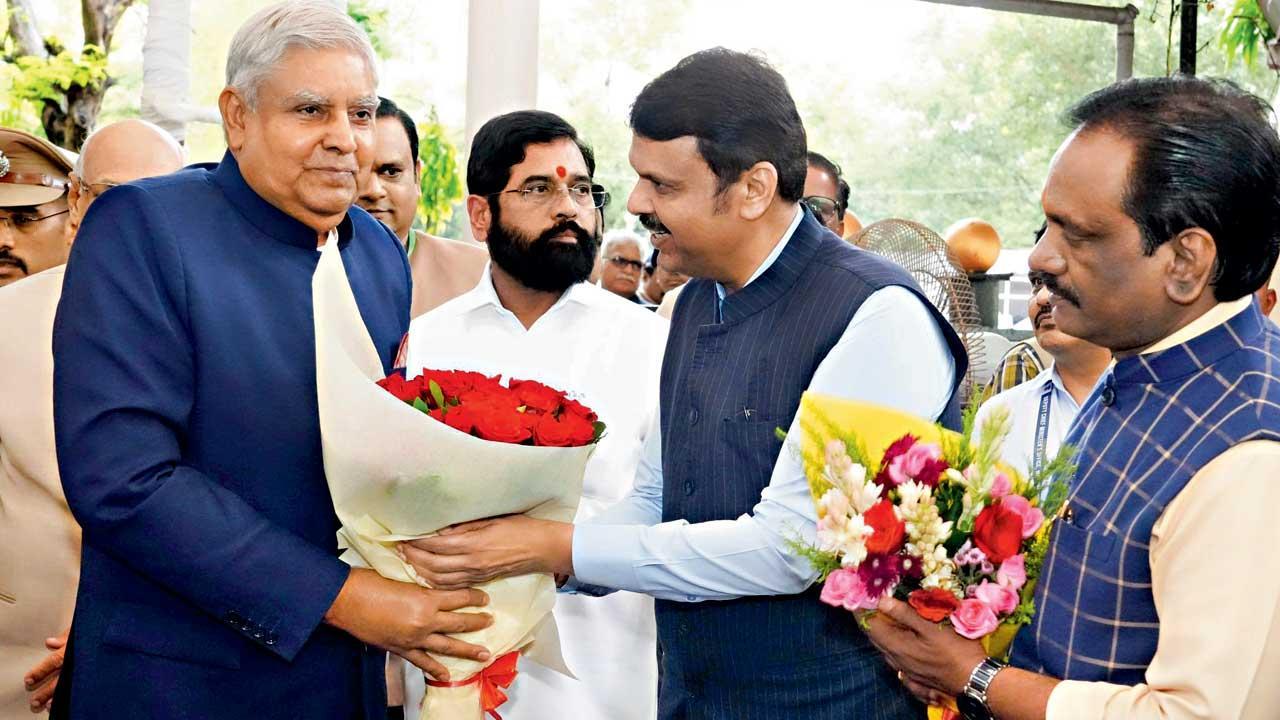 ઉપરાષ્ટ્રપતિ જગદીશ ધનખડનું ગઈ કાલે મહારાષ્ટ્ર વિધાનભવનમાં સ્વાગત કરવામાં આવ્યું હતું.