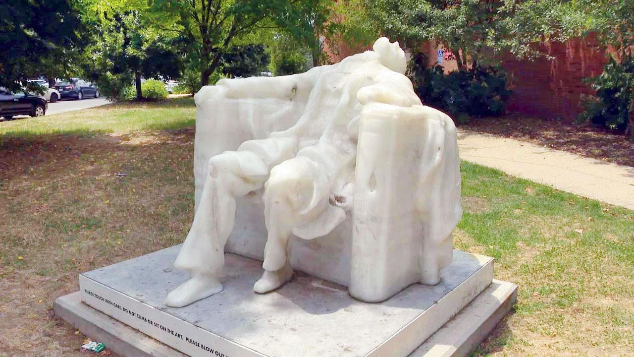 અબ્રાપહમ લિંકનનું છ ફુટનું મીણનું પૂતળું 