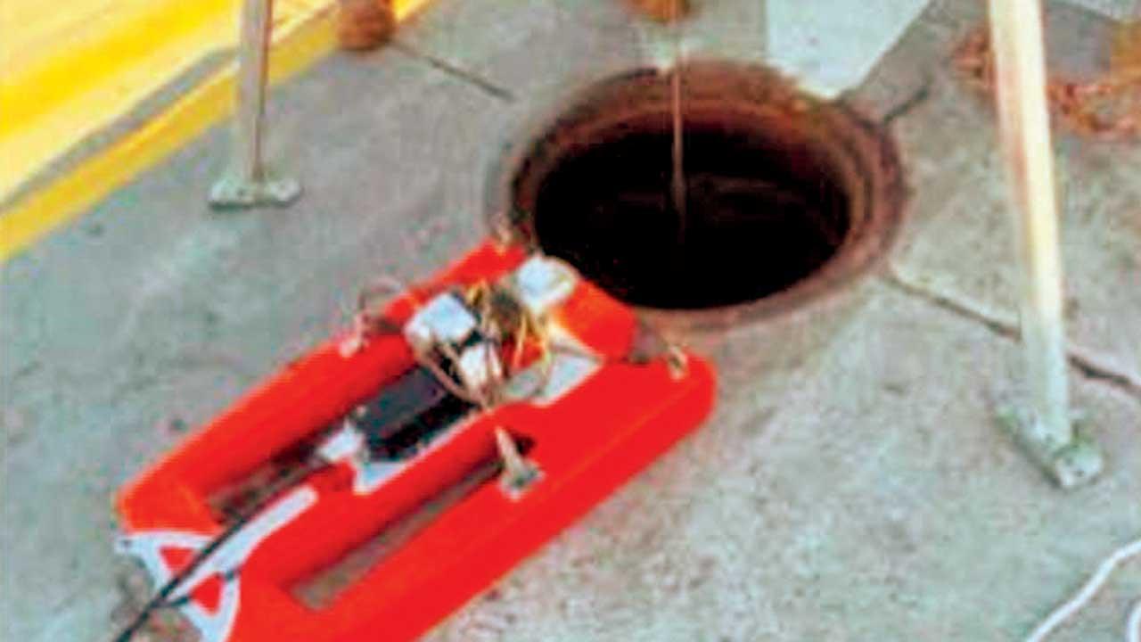કૅમેરા ડ્રેનેજ સિસ્ટમમાં લગાવ્યા