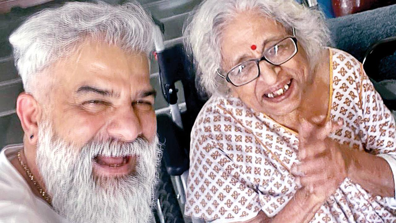 ધીરુબહેન પટેલ સાથેની અંતિમ મુલાકાતનું સુખદ સંભારણું.