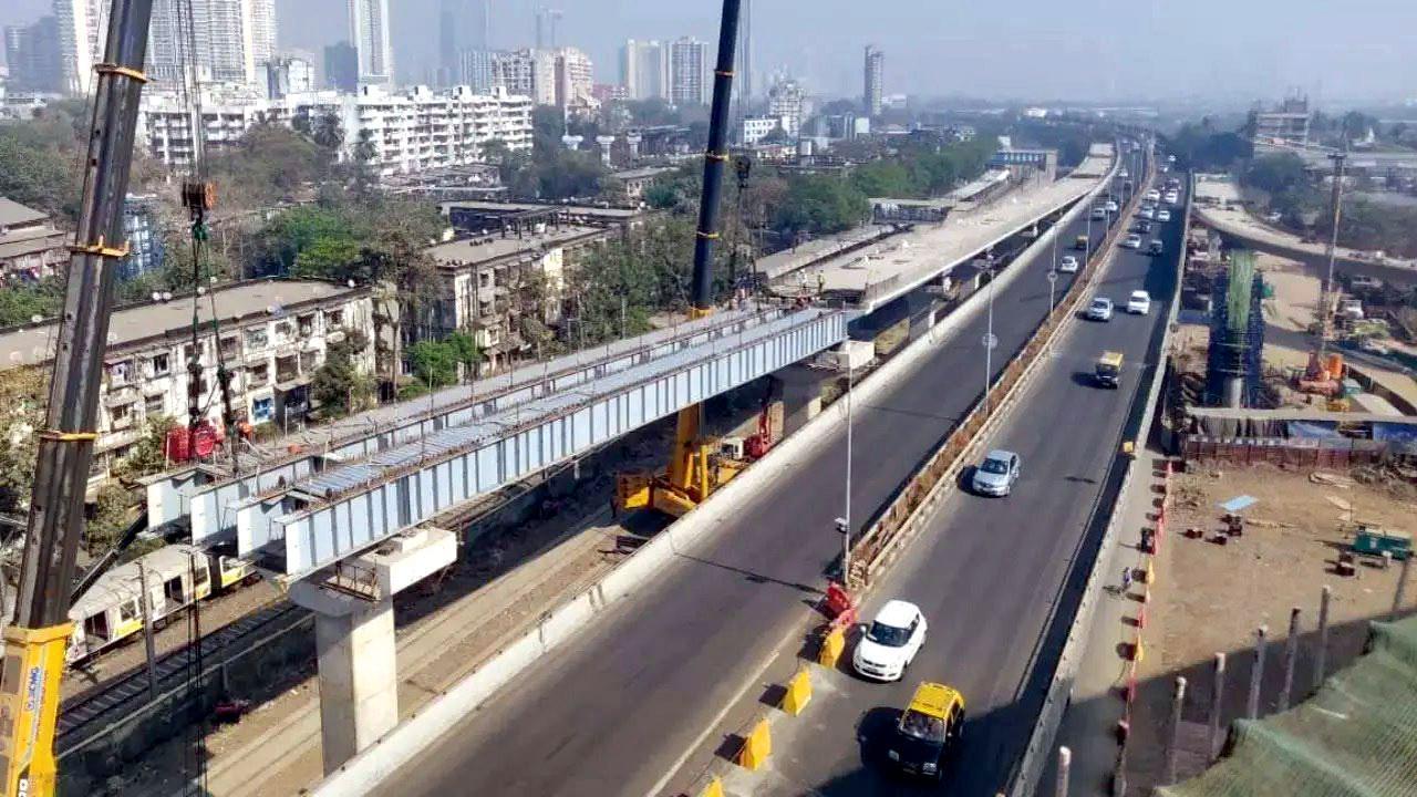 BMC મેટ્રો પ્રોજેક્ટ માટે MMRDAને ૧૦૦૦ કરોડ રૂપિયા ફાળવી ચૂકી છે (ફાઇલ તસવીર)